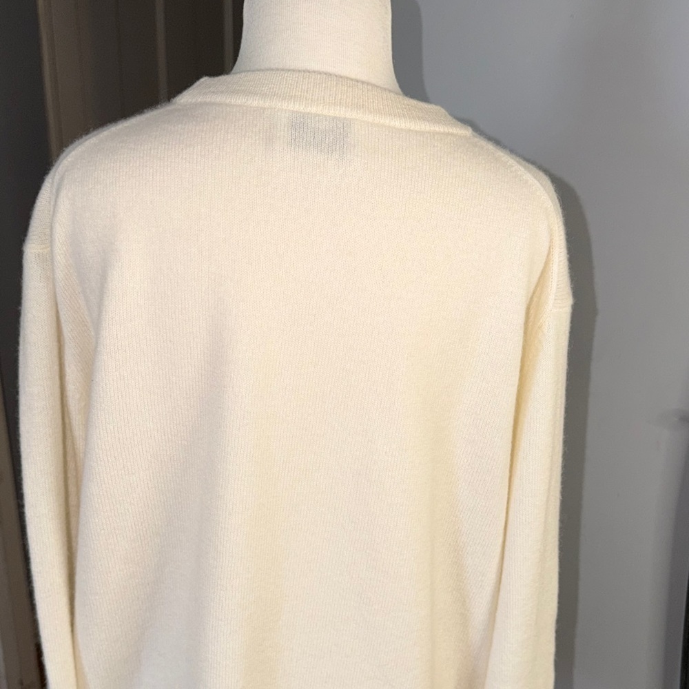 ALLUDE 100% Cashmere Elegant Cream Crew Neck Sweater - Picture 7 of 10
